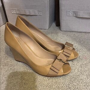 Tory Burch Patent Tan Wedges